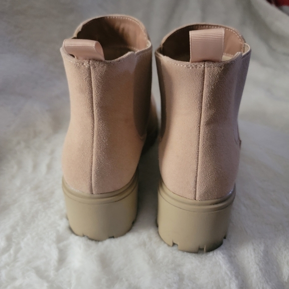 Women's Tan Ankle Boots Sz 9.5 - Picture 4 of 6